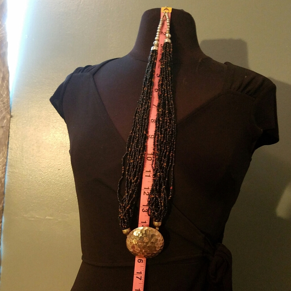 Multi stand seed bead necklace with a pendent - Picture 7 of 8